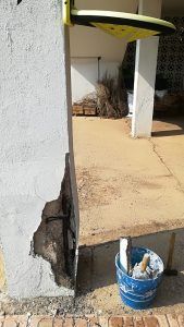Ejemplo de deterioro de pilares por carbonatación